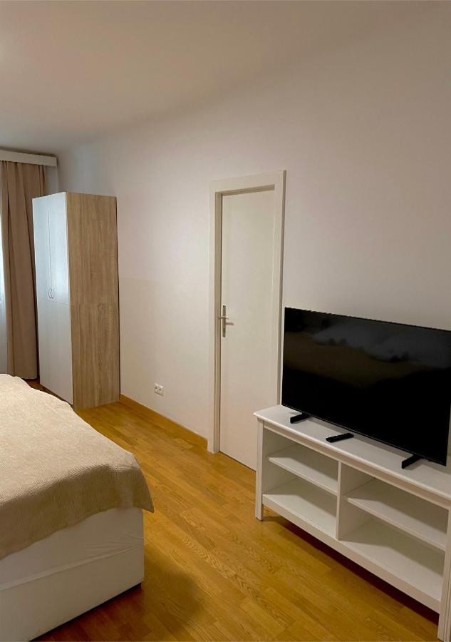 Apartment Wien Mitte Luaran gambar