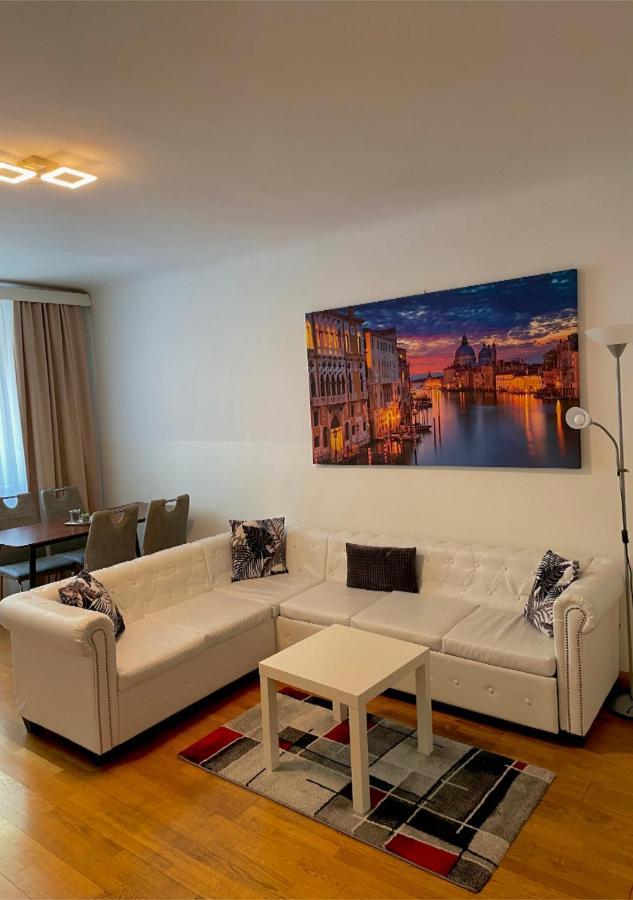 Apartment Wien Mitte Luaran gambar