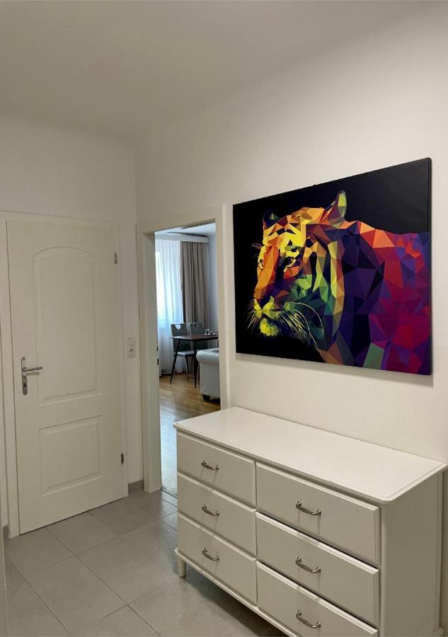 Apartment Wien Mitte Luaran gambar