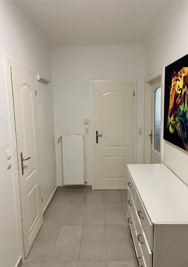 Apartment Wien Mitte Luaran gambar